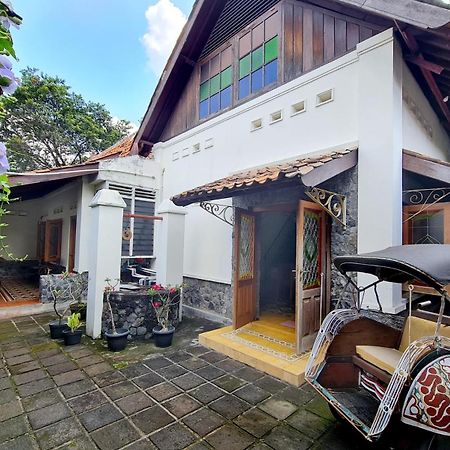 Omah Pitoe Yogya Homestay Джок'якарта Екстер'єр фото