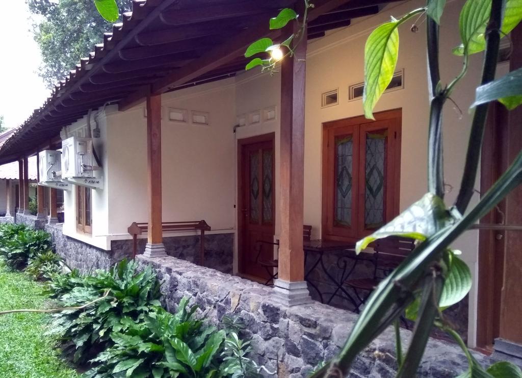 Omah Pitoe Yogya Homestay Джок'якарта Екстер'єр фото